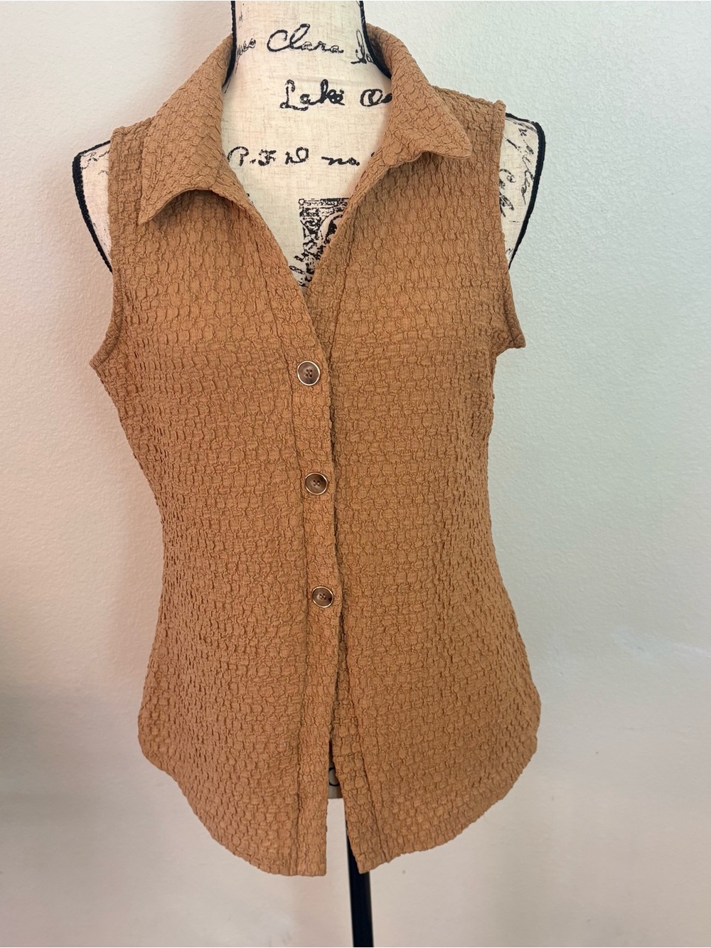Sleeveless Textured Button-Down Shirt in Tan